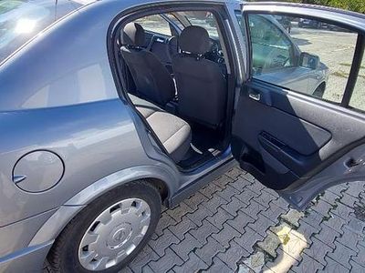 Gri Utilizat 2008 Opel Astra Hatchback | 3.000 EUR (Preț OK)