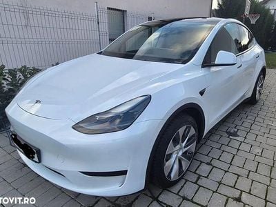 Second-hand Tesla Model Y 150 kW (204 CP) 2022 Culoarealb SUV
