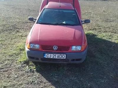 Rosu Utilizat 2002 VW Caddy Monovolum | 800 EUR