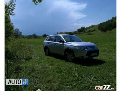 Second-hand Mitsubishi Outlander 145 CP (106 kW) 2015 Gri SUV