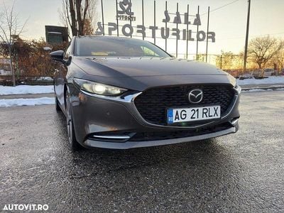Second-hand Mazda 3 186 CP (136 kW) 2022 Culoaremaro Berlinǎ