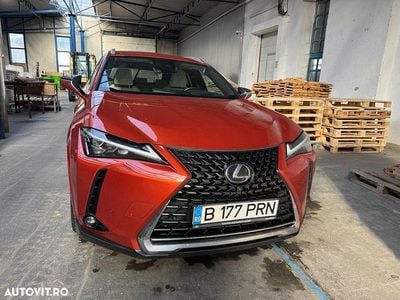 Second-hand Lexus UX 250h Luxury Line 177 CP (130 kW) 2022 Culoareportocaliu SUV