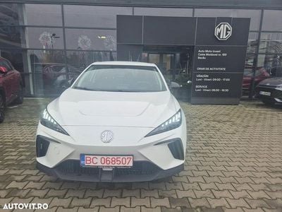 Second-hand MG MG4 EV Luxury 125 kW (170 CP) 2024 Culoarealb Hatchback