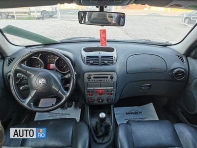 Second-hand Alfa Romeo 147 140 CP (102 kW) 2003 Bej Hatchback