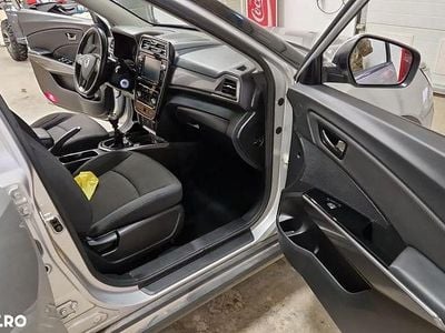 Second-hand Ssangyong (KGM) Tivoli 128 CP (94 kW) 2019 Culoareargint SUV