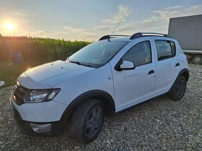 Second-hand Dacia Sandero Stepway 66 CP (48 kW) 2015 Berlinǎ