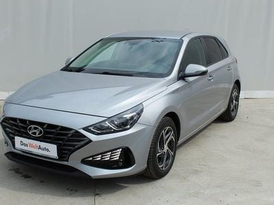 Gri deschis metalic Utilizat 2021 Hyundai i30 Trend Break | 13.990 EUR (Puțin scump)