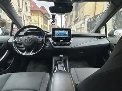 Second-hand Toyota Corolla Plus 184 CP (135 kW) 2019 Culoaremaro Hatchback