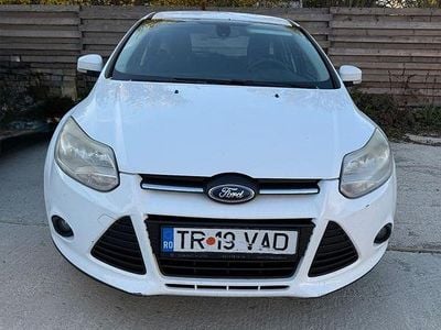 Second-hand Ford Focus SYNC Edition 115 CP (84 kW) 2014 Culoarealb Hatchback