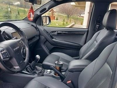 Second-hand Isuzu D-Max 164 CP (120 kW) 2018 Negru Pickup