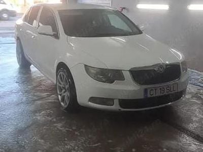 Utilizat 2010 Skoda Superb Berlinǎ | 3.499 EUR (Preț bun)