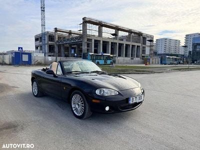 Second-hand Mazda MX5 Impuls 110 CP (80 kW) 2005 Culoarenegru Cabrio