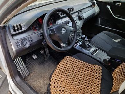 Gri Utilizat 2006 VW Passat Break | 2.300 EUR (Scump)