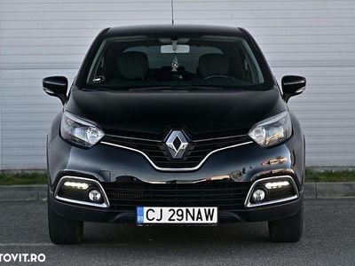 Second-hand Renault Captur Life 90 CP (66 kW) 2015 Culoarenegru SUV