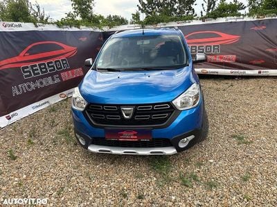 Culoarealbastru Utilizat 2017 Dacia Lodgy Stepway Monovolum | 6.990 EUR (Preț OK)