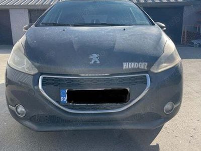 Second-hand Peugeot 208 68 CP (50 kW) 2014 Gri Hatchback