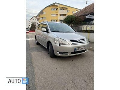Gri Utilizat 2002 Toyota Avensis Monovolum | 2.000 EUR