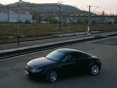 Second-hand Audi TT Sport 225 CP (165 kW) 2000 Negru metalizat Coupe