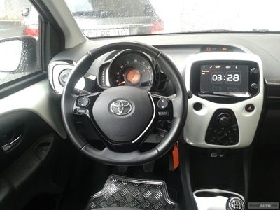 second-hand Toyota Aygo 1.0 benzina, an 2019, 4 usi, 32000 km, RAR efectuat