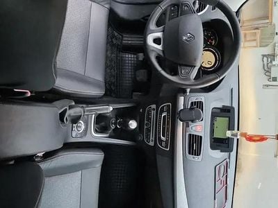 Negru Utilizat 2011 Renault Mégane GrandTour Break | 3.250 EUR (Preț bun)