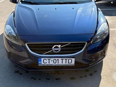Second-hand Volvo V40 Ocean Race 190 CP (139 kW) 2014 Culoarealbastru Hatchback
