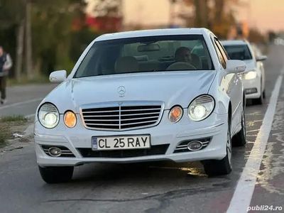 Alb Utilizat 2007 Mercedes E200 Elegance Berlinǎ | 2.900 EUR