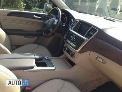 Auriu metalizat Utilizat 2012 Mercedes ML350 SUV | 31.000 EUR