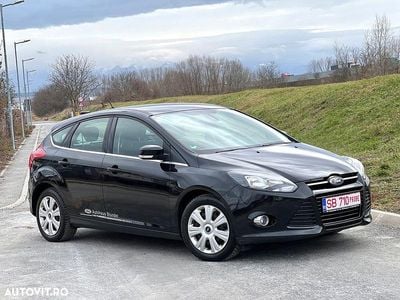 Second-hand Ford Focus Titanium 119 CP (87 kW) 2013 Culoarenegru Hatchback