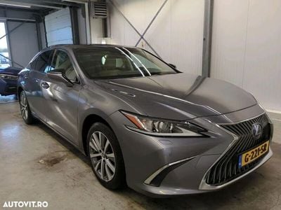 Second-hand Lexus ES300H Executive Line 178 CP (130 kW) 2019 Gri Berlinǎ