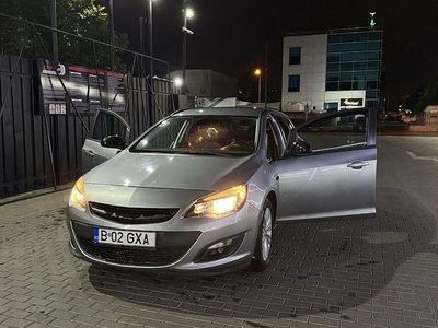Culoaregri Utilizat 2015 Opel Astra Dynamic Break | 5.300 EUR (Preț OK)