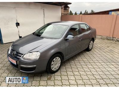 Second-hand VW Jetta 102 CP (75 kW) 2006 Berlinǎ