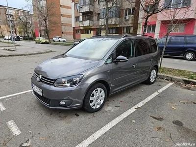 Second-hand VW Touran Match 105 CP (77 kW) 2014 Gri Monovolum