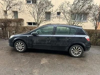 Second-hand Opel Astra 101 CP (74 kW) 2005 Negru Hatchback