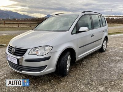 Second-hand VW Touran 105 CP (77 kW) 2007 Argintiu Monovolum