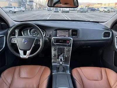 Second-hand Volvo V60 288 CP (211 kW) 2013 Negru Break