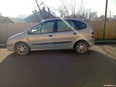 Gri Utilizat 2002 Renault Scénic Monovolum | 600 EUR