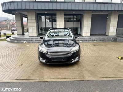 Second-hand Ford Focus Titanium 120 CP (88 kW) 2016 Culoarenegru Break