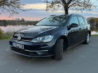 Culoarenegru Utilizat 2019 VW Golf VII Comfortline Break | 16.490 EUR (Puțin scump)