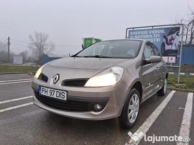 Second-hand Renault Clio II 74 CP (54 kW) 2008 Hatchback