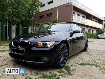 Second-hand BMW 320 Shadowline 200 CP (147 kW) 2010 Negru Coupe