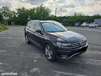 Culoarenegru Second-hand 2018 VW Tiguan Elegance SUV | 26.150 EUR (Puțin scump)
