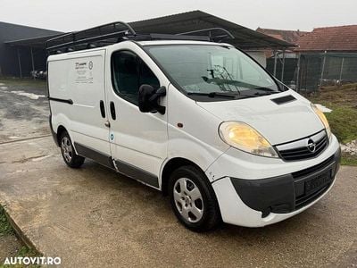 Second-hand Opel Vivaro 114 CP (83 kW) 2010 Culoarealb Monovolum