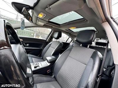 Second-hand Renault Latitude 150 CP (110 kW) 2012 Alb Berlinǎ