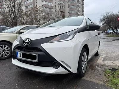 Second-hand Toyota Aygo 69 CP (50 kW) 2017 Alb Hatchback