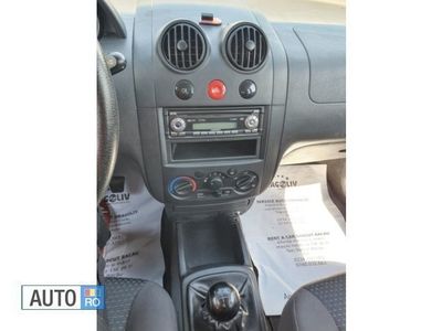 Second-hand Chevrolet Kalos 74 CP (54 kW) 2006 Albastru Hatchback