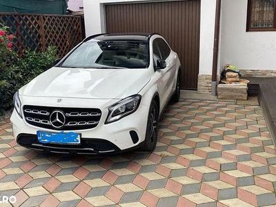 Mercedes GLA220