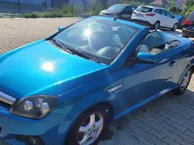Second-hand Opel Tigra 90 CP (66 kW) 2004 Cabrio