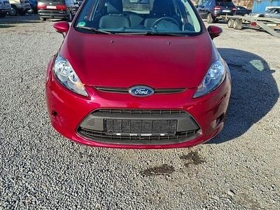 Second-hand Ford Fiesta Champions Edition 96 CP (70 kW) 2010 Culoarerosu
