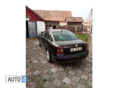 Second-hand VW Passat 101 CP (74 kW) 2003 Negru Berlinǎ