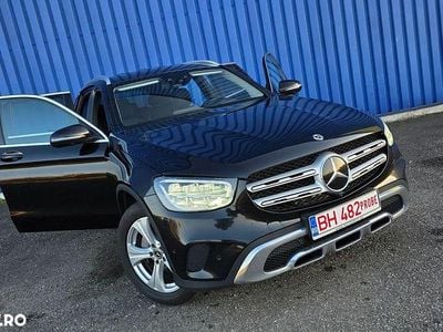 Culoarenegru Utilizat 2021 Mercedes GLC300 SUV | 27.999 EUR (Super Preț)